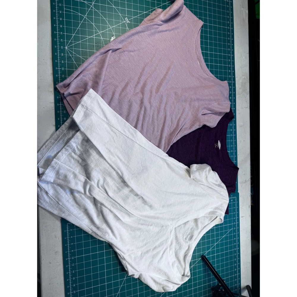 Old Navy EveryWear Relaxed T-Shirt Bundle 3 Pack XS White Mauve Purple Womens